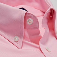 Classic Fit, Button Down Collar, 2 Button Cuff Shirt in a Plain Pink Oxford Cotton