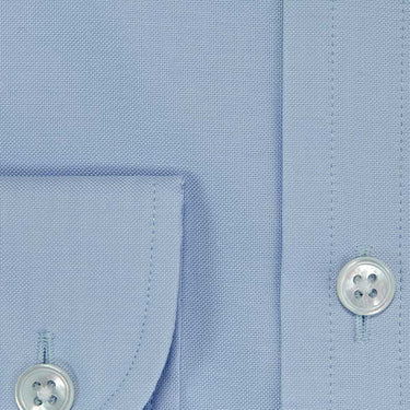 Contemporary Fit, Button Down Collar, 2 Button Cuff Shirt in a Blue Fine Oxford