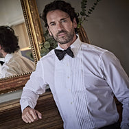 Contemporary Fit Wide Pleat White Cotton Poplin Dress Shirt with Classic Collar & Double Cuff